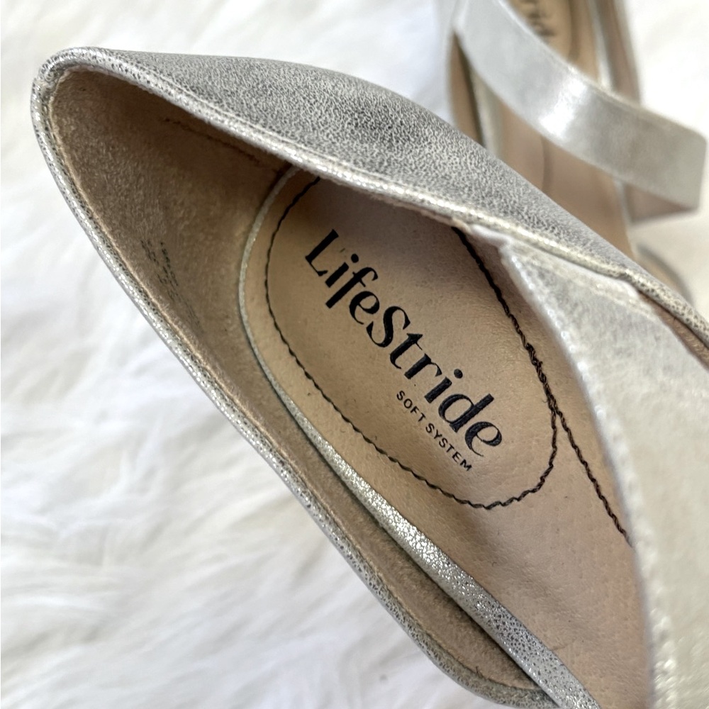 Life Stride Suki Pumps - Picture 8 of 9
